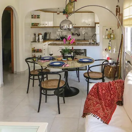 Cozy In Orihuela Costa With Kitchenette Dehesa de Campoamor (Orihuela Costa)